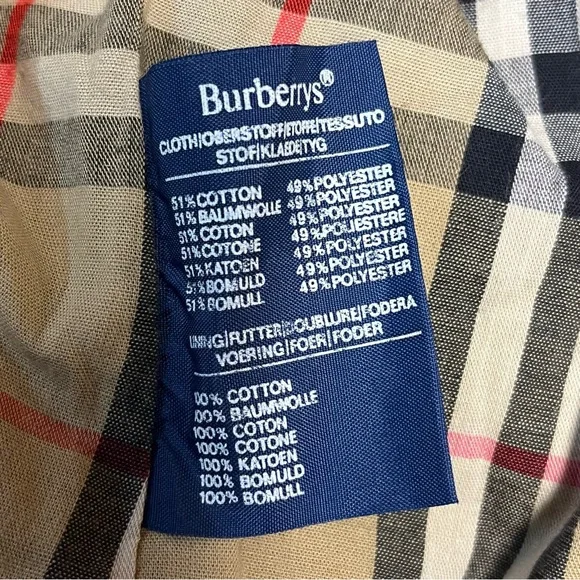 Burberry trench coat. - Picture 14 of 15